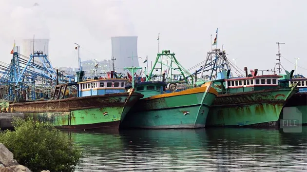 boatstriketuty.jpg