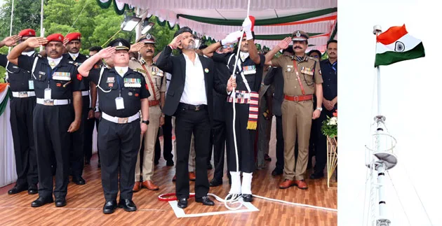 cmvijayFlag.jpg