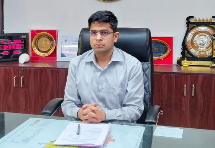collectorVishuMahajan.jpg