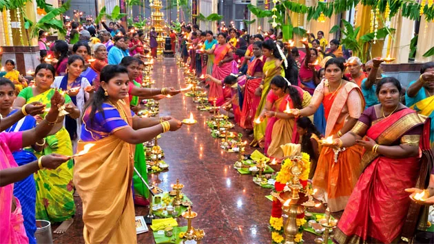 pattakaraiThiruvilakku.jpg