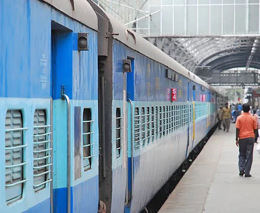 railwaystationtrain.jpg