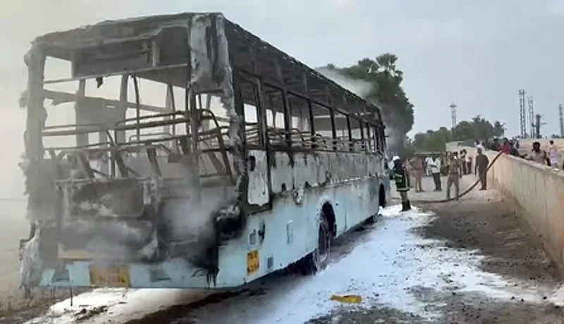 BusFireKurumboor.jpg
