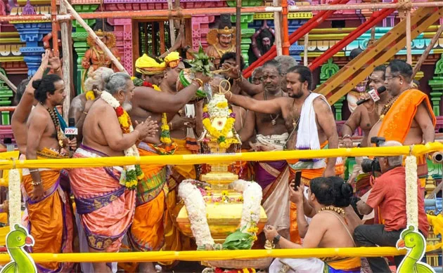 MeenakshiKumbabi.jpg
