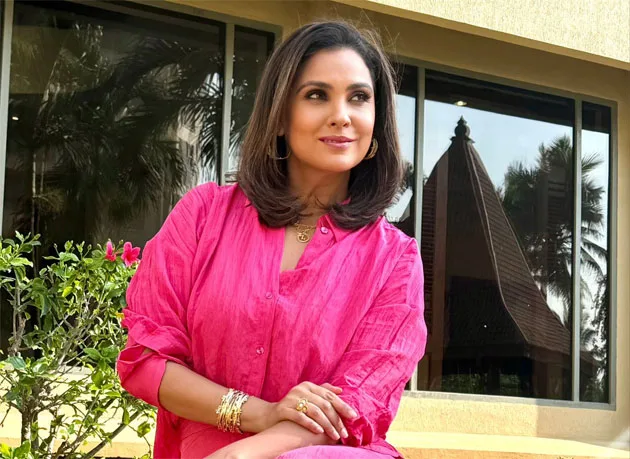 laradutta3.jpg