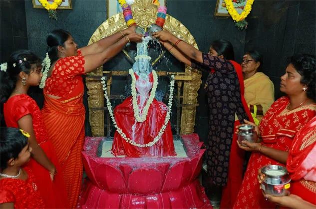 Amma-Adi01.jpg