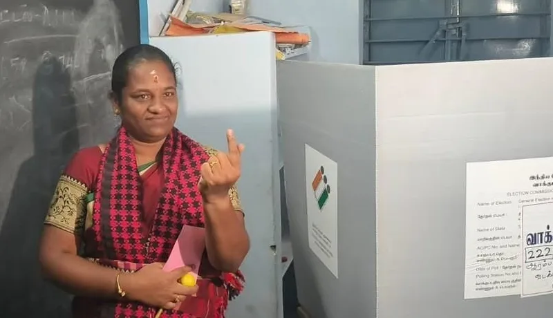 tharapuramSuganyaDMK.jpg