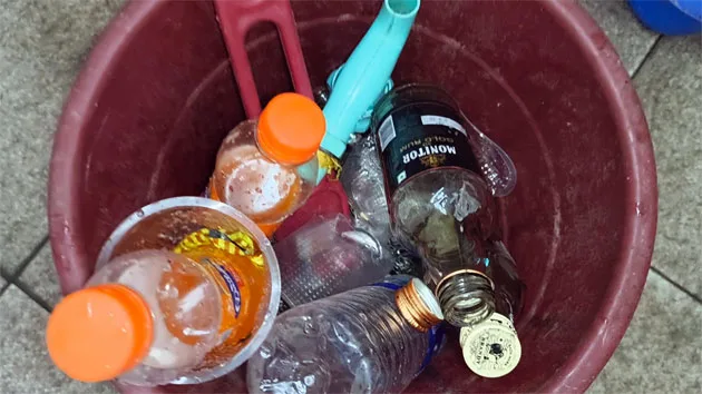 BOttlesBustand.jpg